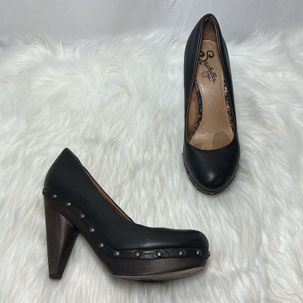 Anthropologie Seychelles Black Leather Studded Clog Style Heels Sz 7.5